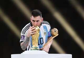7 Football Players with Most Trophies