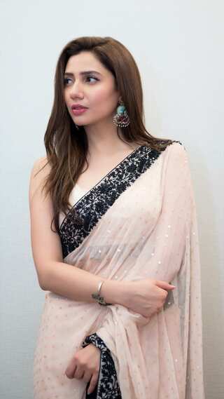 Best Traditional Outfit Ideas You Can Take From Pakistani Actresses