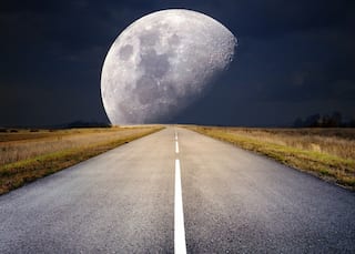 5 Amazing Facts About The Moon We Bet You Didn’t Know 