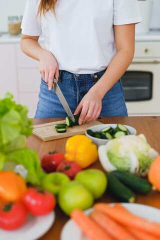 6 Health Benefits of Eating Cucumber at Night