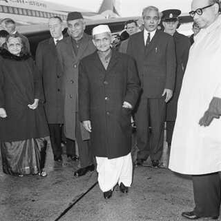 Remembering Lal Bahadur Shastri: Inspirational Quotes by Former PM