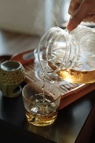 6 Home Remedies for Sore Throat 