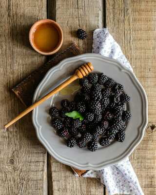 6 Best Berries for Weight Loss