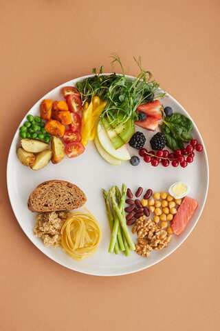 From Mediterranean to Flexitarian: 7 Diets to Look Out for in 2024