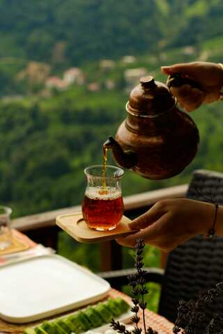 5 Reasons To Try Banana Tea This Winter