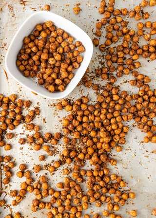 5 Good Reasons to Eat Roasted Chana as Snack 
