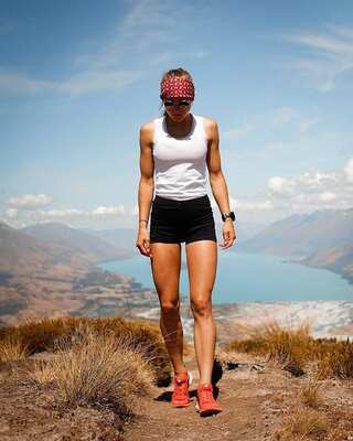 6 Amazing Health Benefits Of Reverse Walking