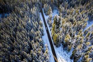 7 Tips For Driving Safely In Snowy Roads And Wintry Days