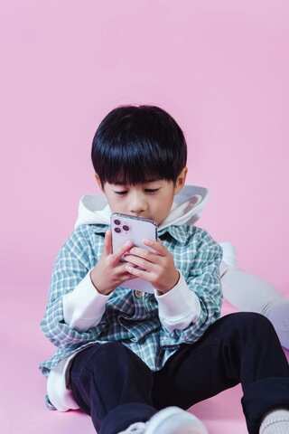 5 Phone Mistakes Harming Your Child's Academic Performance
