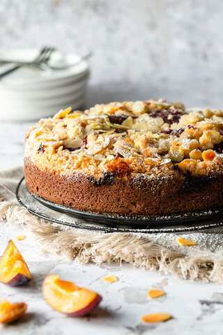Easy Steps to Bake Delicious Almond Plum Cake
