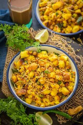 How To Make Bread Poha in 10 Minutes
