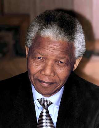 5 Motivational Quotes by Nelson Mandela on Resilience and Strength
