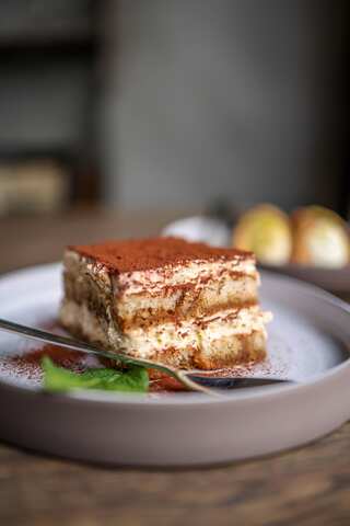 How to Make Traditional Italian Tiramisu in 10 Minutes
