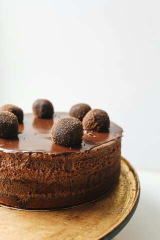 Easy Steps to Bake a Gluten-Free Chocolate Cake