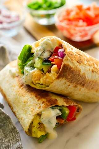 How to Make Veggie Wraps in 5 Easy Steps


