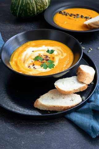 Quick and Healthy Carrot and Spinach Soup Recipe
