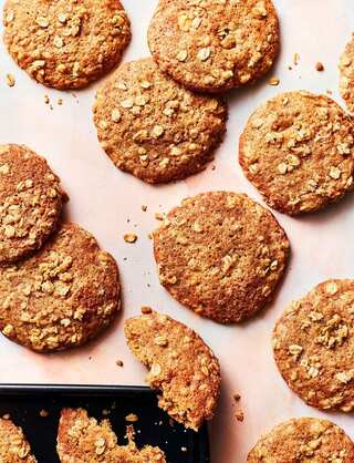 5 Simple Steps to Bake Atta Biscuits at Home
