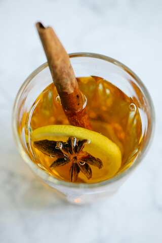 How to Make Antioxidant-Rich Cinnamon Tea