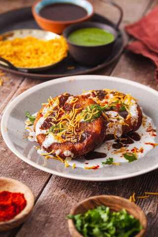 Spice Up Your Diwali Party with These 5 Chaat Varieties
