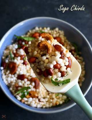 5 Light Namkeens to Savour During Navratri Fasting