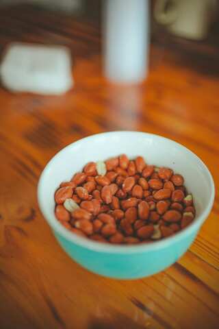 Makhana vs Peanut: Which is the Ultimate Snack for Weight Loss?
