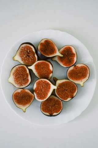 Are You Eating Non-Vegetarian Food Without Knowing? The Alarming Reality of Figs (Anjeer)