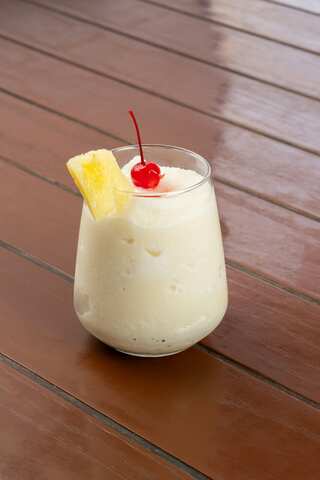 Simple and Healthy Tropical Oatmeal Smoothie Recipe