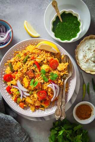 5 Nutritious Winter Tiffin Ideas for Weight Loss
