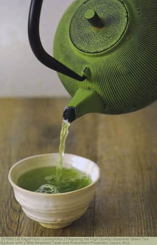How to Make Neem-Ginger Tea to Boost Immunity

