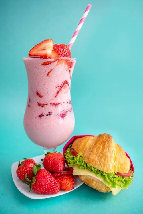 Simple and Quick Way to Prepare Strawberry Milkshake
