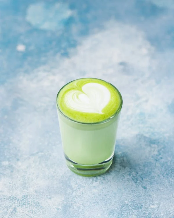 Make Refreshing Cucumber and Coriander Smoothie in Just 5 Simple Steps
