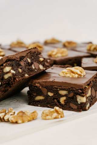5 Simple Steps to Make Walnut Brownies at Home
