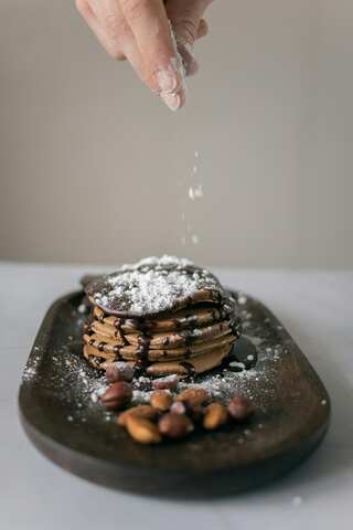 How to Make Delicious Chocolate Banana Pancakes