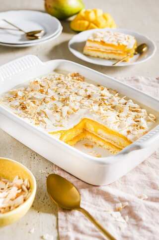 How to Make a Delicious Mango Tiramisu (Mangomisu)