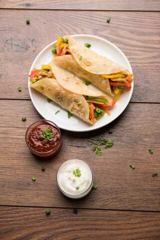 5 Easy Steps to Make Tandoori Veg Kathi Roll
