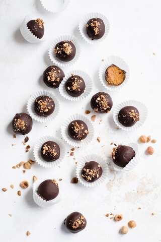 5 Simple Steps to Make Homemade Ferrero Rocher