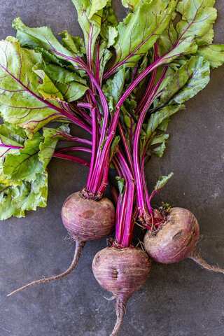 5 Purple Foods to Support Healthy Skin
