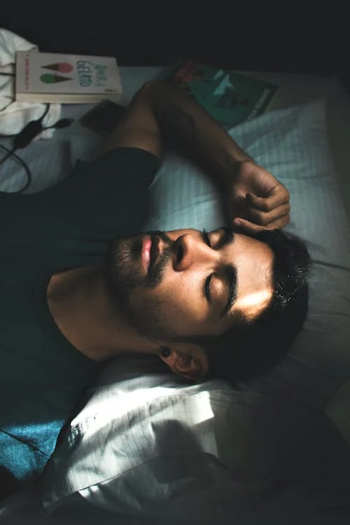 6 Things You Should Stop Doing Before Going to Bed
