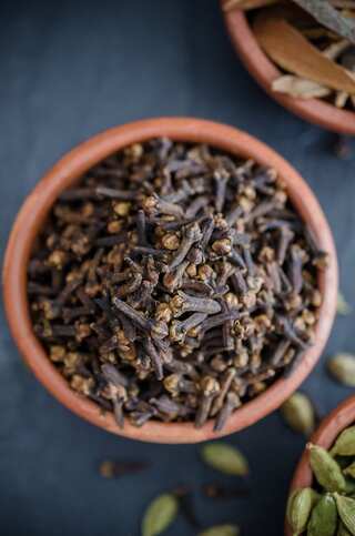 5 Benefits of Eating Clove Empty Stomach