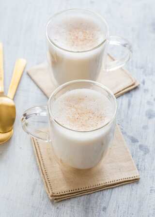 6 Benefits of Drinking Hot Milk Before Sleep, As Per Ayurveda
