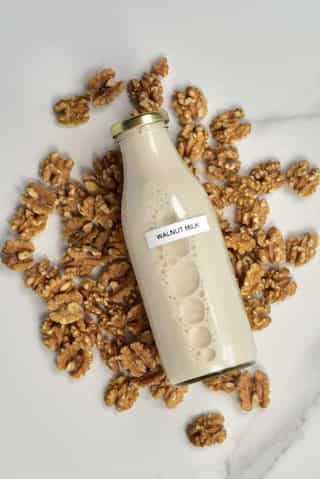 6 Surprising Health Benefits of Walnut Milk