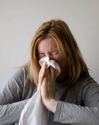 Want to Stop Sneezing? Here are 6 Natural Tips