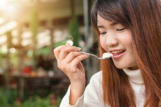 7 Benefits of Curd for Skin
