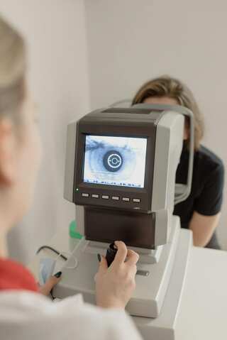 5 Early Signs of Common Eye Diseases