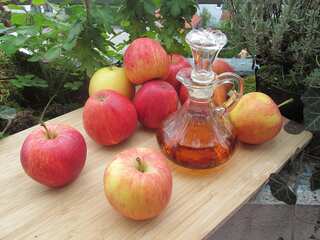 4 Reasons Apple Cider Vinegar Is Great For Weight Loss

