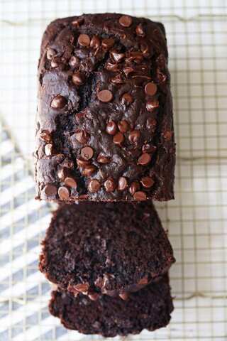 7 Easy Vegan Chocolate Cake Ideas For Beginners
