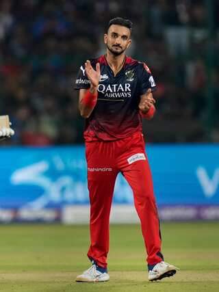 Bowlers With Most Wickets For RCB Against CSK
