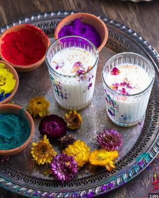Holi 2024: 5 Traditional And Healthy Foods to Enjoy On Holi
