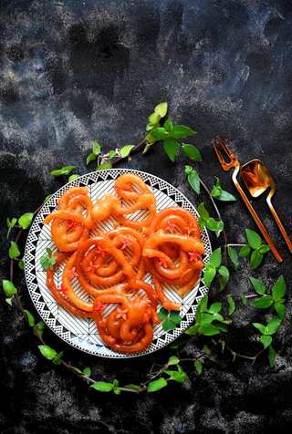 Holi 2024: Say No to These Festive Foods and Drinks 