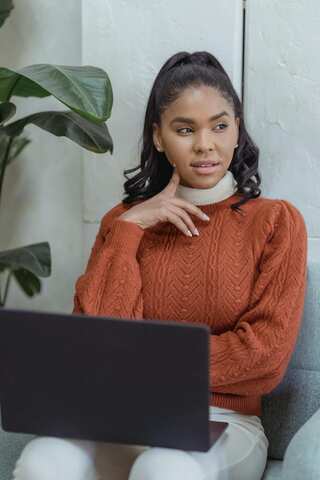 5 Easy and Quick Ways to Fix Your Ponytail
